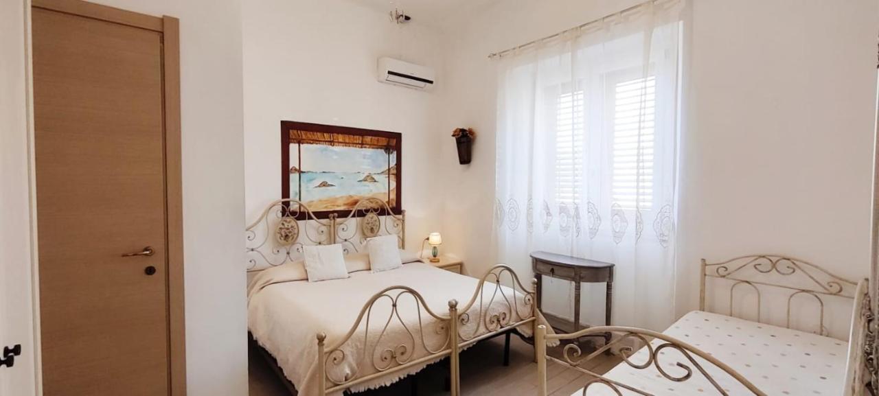 La Porta Sulla Costa Bed & Breakfast San Pantaleo Bagian luar foto