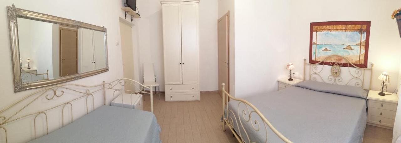 La Porta Sulla Costa Bed & Breakfast San Pantaleo Bagian luar foto