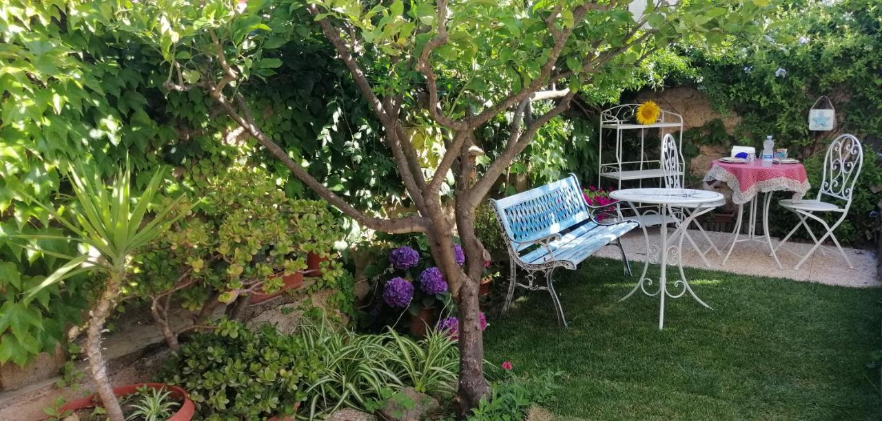 La Porta Sulla Costa Bed & Breakfast San Pantaleo Bagian luar foto