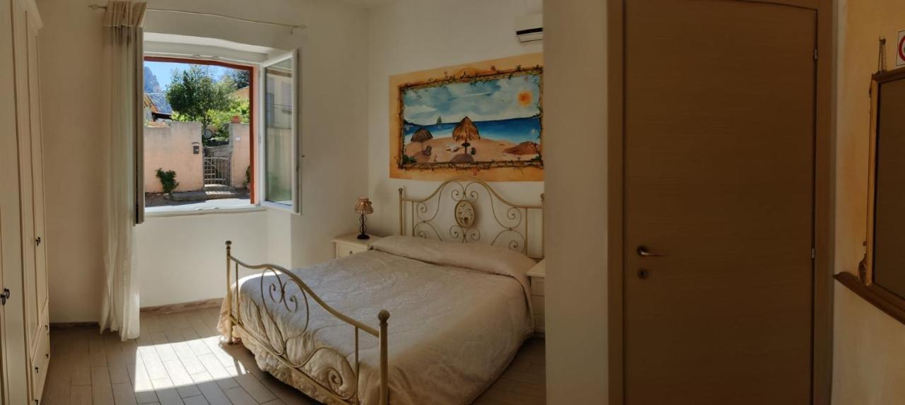 La Porta Sulla Costa Bed & Breakfast San Pantaleo Bagian luar foto