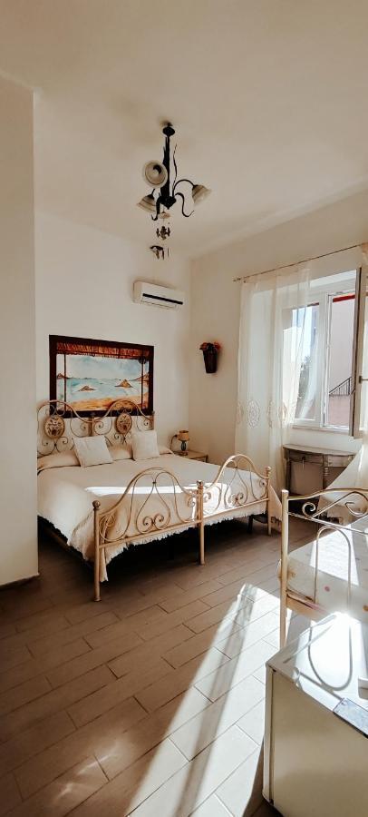 La Porta Sulla Costa Bed & Breakfast San Pantaleo Bagian luar foto