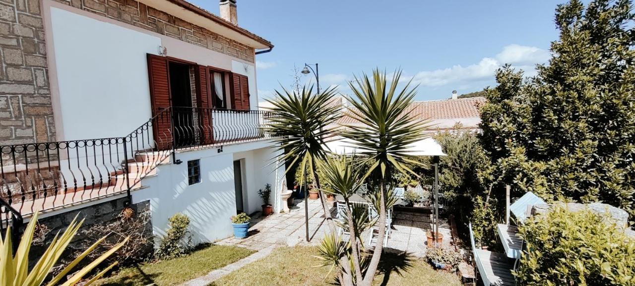 La Porta Sulla Costa Bed & Breakfast San Pantaleo Bagian luar foto