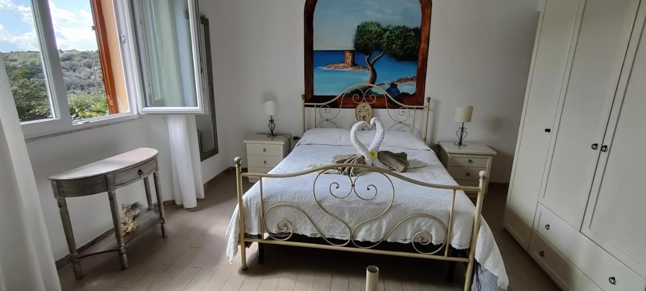 La Porta Sulla Costa Bed & Breakfast San Pantaleo Bagian luar foto