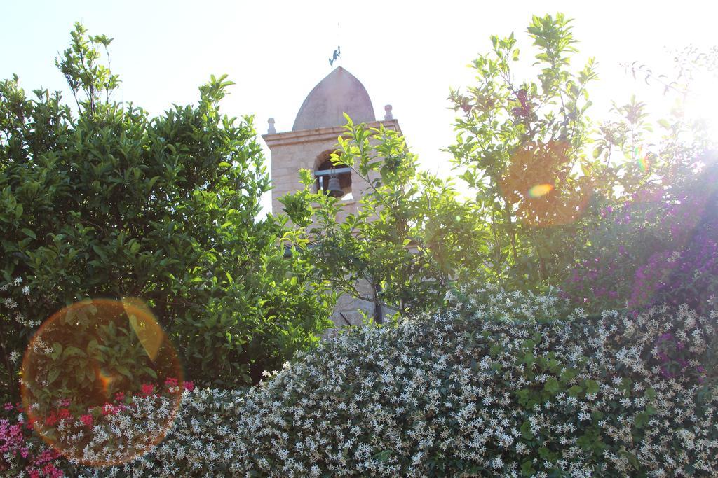 La Porta Sulla Costa Bed & Breakfast San Pantaleo Bagian luar foto