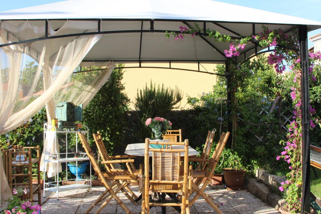 La Porta Sulla Costa Bed & Breakfast San Pantaleo Bagian luar foto