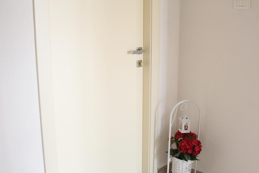 La Porta Sulla Costa Bed & Breakfast San Pantaleo Bagian luar foto