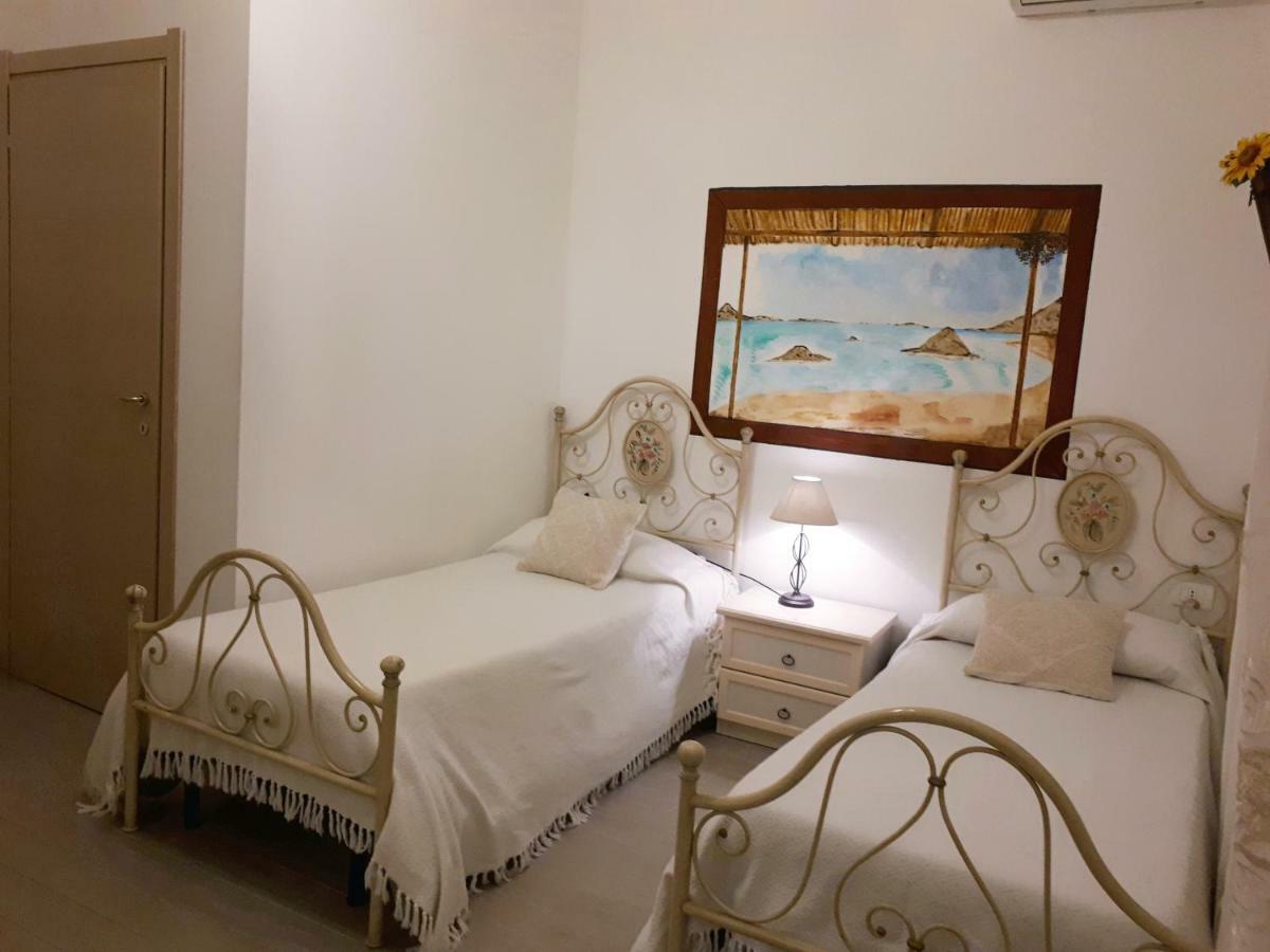 La Porta Sulla Costa Bed & Breakfast San Pantaleo Bagian luar foto