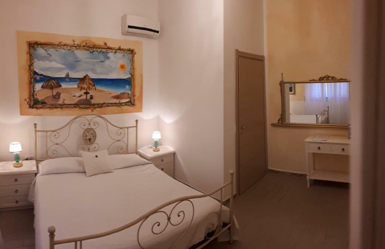 La Porta Sulla Costa Bed & Breakfast San Pantaleo Bagian luar foto